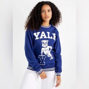 Yale University Blue White Bulldogs Crewneck Sweatshirt Size Medium